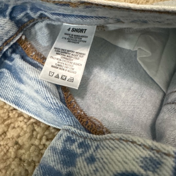 Aeropostale Light Wash Straight Leg Jeans - Size 4 Short - Picture 5 of 6